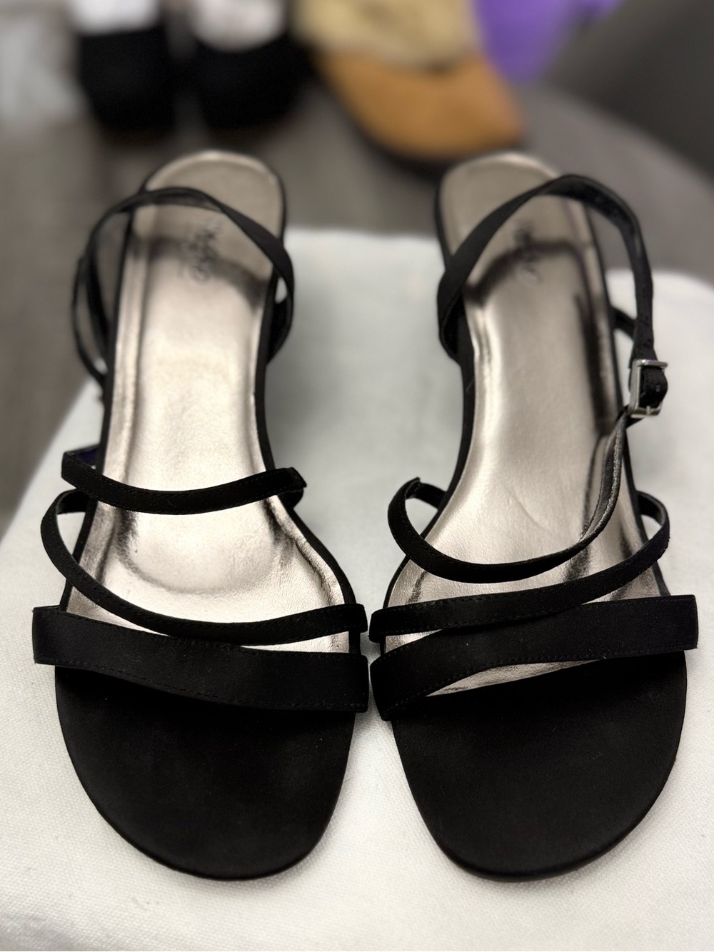 Size 9M Massimo Classic Black Strappy Women's Sandals